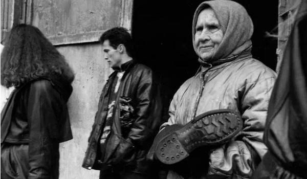 «Безвыходность и печаль»: в сети показали снимки с грустными лицами жителей СССР