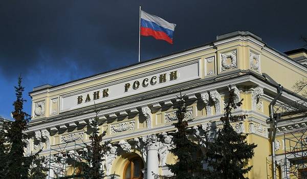 В период военного времени: россиян предупредили о грядущей блокировке банковских счетов 