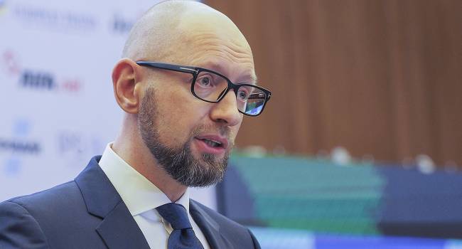 Яценюк: Москва вложит огромные деньги в федерализацию Украины, и снова поднимутся вопросы языка и вероисповедания Яценюк: Москва вложит огромные деньги в федерализацию Украины, и снова поднимутся вопросы языка и вероисповедания