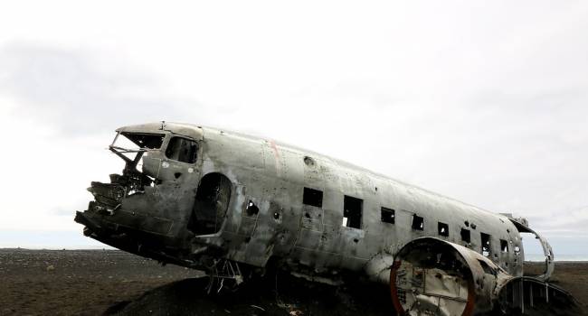 В США упал пассажирский самолет, погибли люди 
