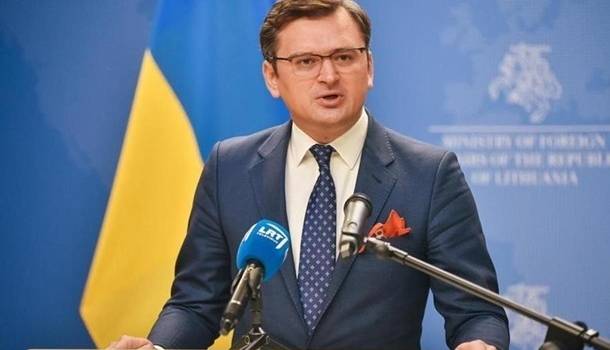 Кулеба считает, что Украина должна вести прямой диалог с Россией по Донбассу