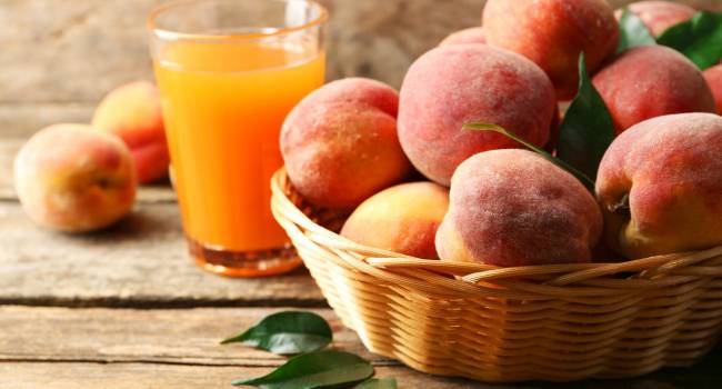 Сезон уже начался: эксперты объяснили, почему необходимо включить персики в ежедневный рацион