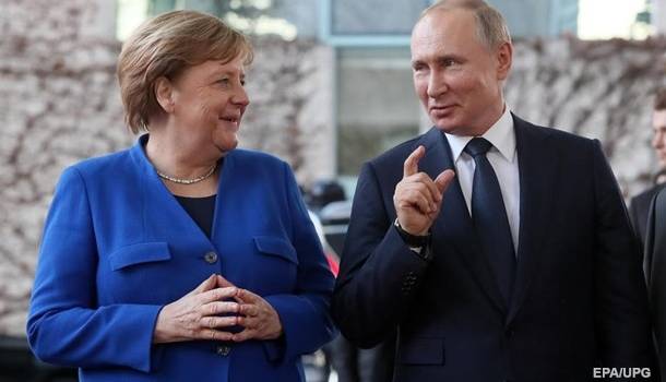 Путин в ходе беседы с Меркель посетовал на невыполнение Украиной Минских соглашений 