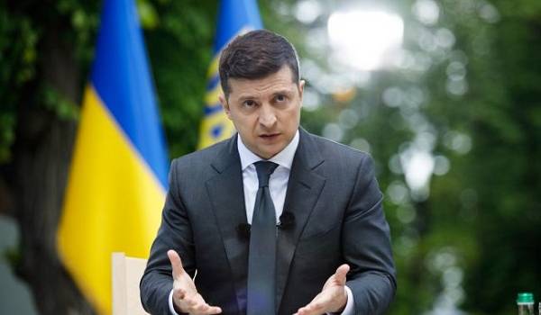 Только треть украинцев позитивно оценили работу президента Зеленского 