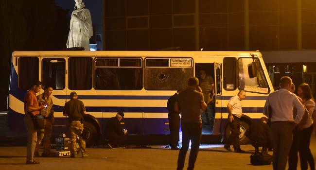 Кочетков: Захват заложников в Луцке не был постановочным. Впрочем, недалеких дилетантов ни в чем убедить невозможно Кочетков: Захват заложников в Луцке не был постановочным. Впрочем, недалеких дилетантов ни в чем убедить невозможно