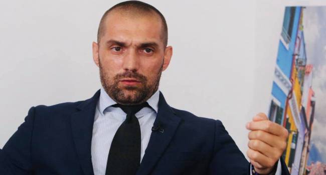 Аналитик: увольнение Корецкого является доказательством того, что он рассказал правду о фальсификация дел против Порошенко Аналитик: увольнение Корецкого является доказательством того, что он рассказал правду о фальсификация дел против Порошенко