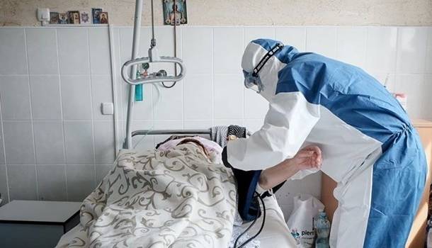 Степанов посетовал на новый антирекорд по госпитализированным с COVID-19