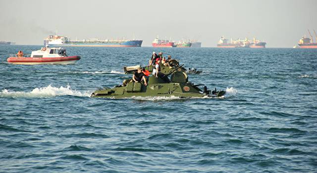 «На момент ЧП на борту броневика было 5 военных»: В Керченском проливе утонул российский БРДМ-2