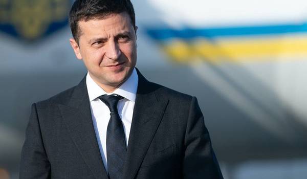 Журналист: На Банковой хотят не просто «перепрезентовавать» Зеленского на День независимости, а еще и нейтрализовать, маргинализировать протесты оппозиции Журналист: На Банковой хотят не просто «перепрезентовавать» Зеленского на День независимости, а еще и нейтрализовать, маргинализировать протесты оппозиции