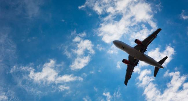 Блогер рассказал, безопасно ли в современных covid-условиях летать в самолете