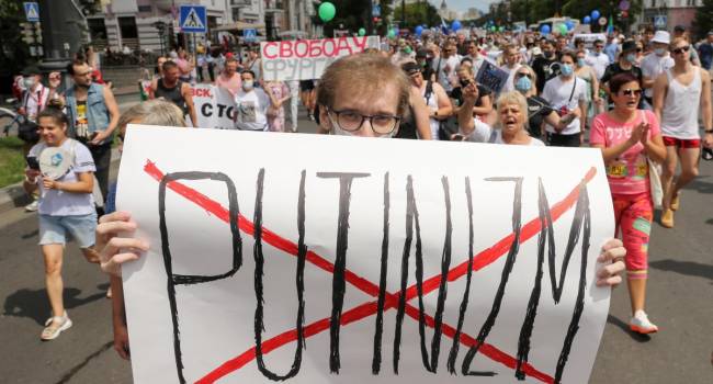 Эйдман: Российские власти будут выжидать, пока протесты схлынут, а затем начнут по одному «душить в подъездах» лидеров протестного движения