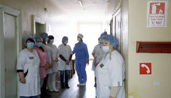 Показатель загруженности коек для больных коронавирусом в Киеве превысила 50%