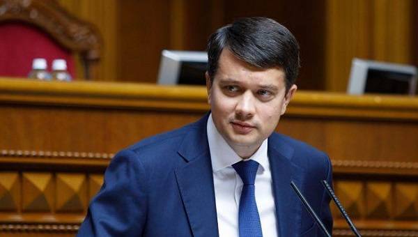 Разумков подписал указ о проведении 25 августа внеочередного заседания ВР 