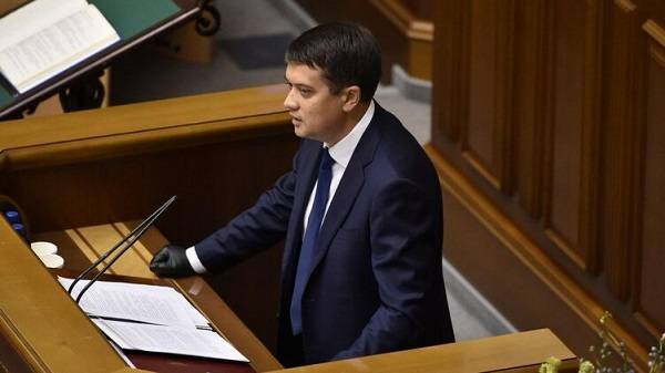 Разумков рассказал, что рассмотрят депутаты Рады на внеочередном заседании 25 августа 