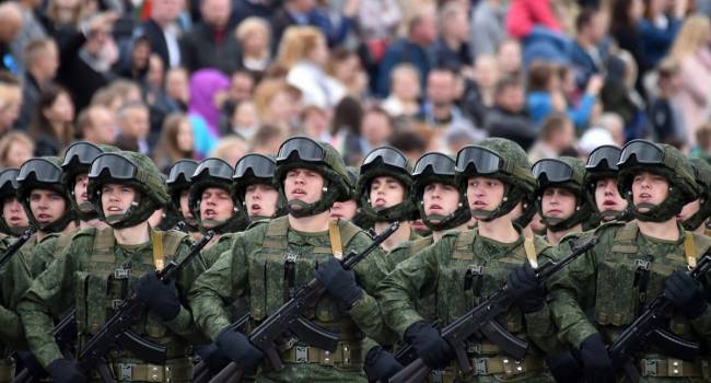 «Срочная новость! Пошла жара!»: В Минск срочно стягивают десятки тысяч вооруженных военных - СМИ 