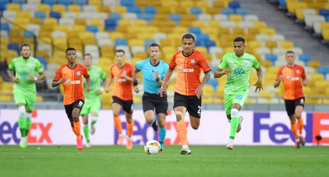 Донецкий «Шахтер» забил 3 гола «Вольфсбургу» под занавес матча, и вышел в четвертьфинал Лиги Европы