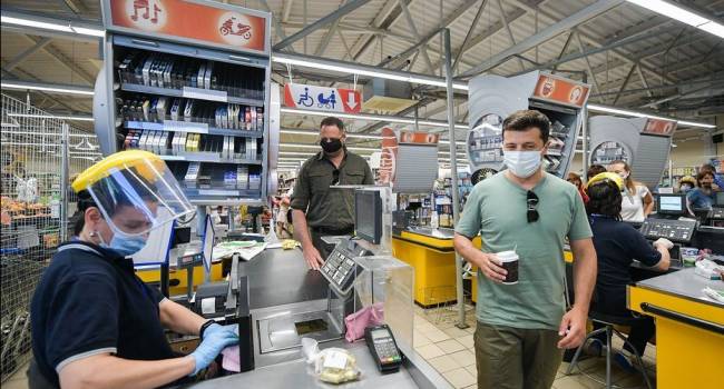 «Вообще за л*хов нас держит»: Владимир Зеленский во время рабочего визита в Донецкую область посетил продуктовый магазин