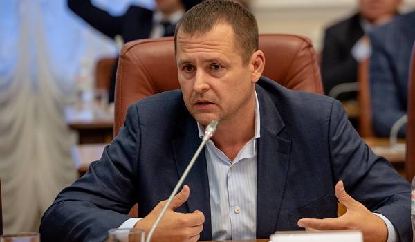 Журналист: «слуги народа» потребовали от мэра Днепра Филатова снять свою кандидатуру с выборов 
