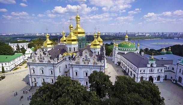 Зеленский прокомментировал петицию о Киево-Печерской лавре 