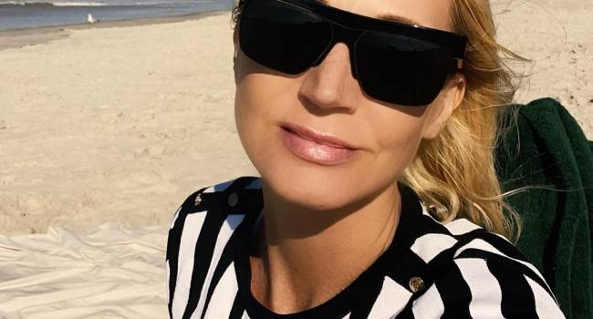 «Очень классно выглядишь»: Кристина Орбакайте показала свои пляжные фото, поклонники в восторге 