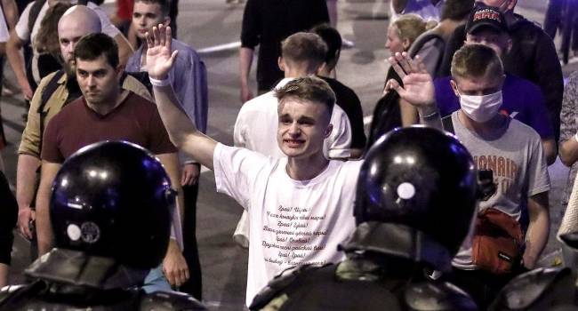 Очень сильный сигнал: в Беларуси останавливаются предприятия в знак солидарности с протестующими