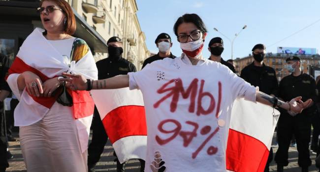 В Украине на протесты выходило огромное количество людей, тогда как в Беларуси действуют разрозненно, небольшими группами - мнение