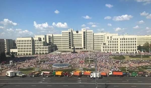 Участники митинга  в поддержку Лукашенко рассказали об «ужасах Майдана» и поддержали союз с Россией