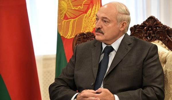 Лукашенко прокомментировал забастовки: в стране все работает, хотя некоторые «бродят» 