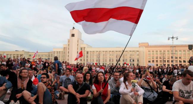 Политолог: в протестующих в Беларуси остались считанные дни на то, чтобы переломить ситуацию в свою пользу, потом уже будет поздно Политолог: в протестующих в Беларуси остались считанные дни на то, чтобы переломить ситуацию в свою пользу, потом уже будет поздно