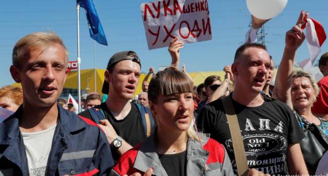 Политолог: сегодняшний день Беларусь встретила массовым увольнением рабочих и избиением бастующих вокруг проходных заводов