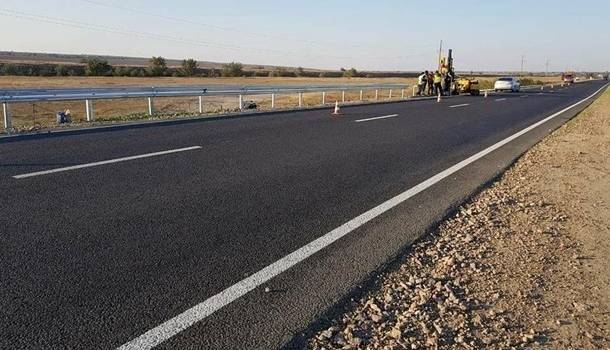 Шмыгаль рассказал, для чего из фонда борьбы с коронавирусом взяли деньги на дороги Шмыгаль рассказал, для чего из фонда борьбы с коронавирусом взяли деньги на дороги