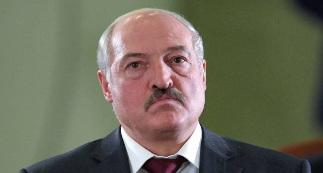 «С перепугу ничего толкового он не сделает»: политолог спрогнозировал уход Лукашенко с должности президента 