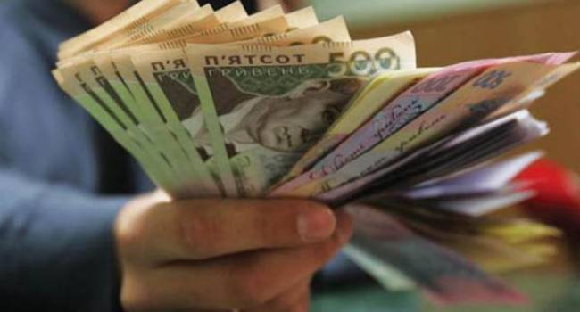 «За» - 295 голосов: С 1 сентября минимальная зарплата в Украине будет 5 тысяч гривен 