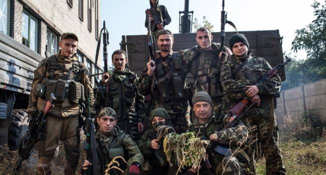 Журналист: Россия перебрасывает боевиков из оккупированного Донбасса в Беларусь
