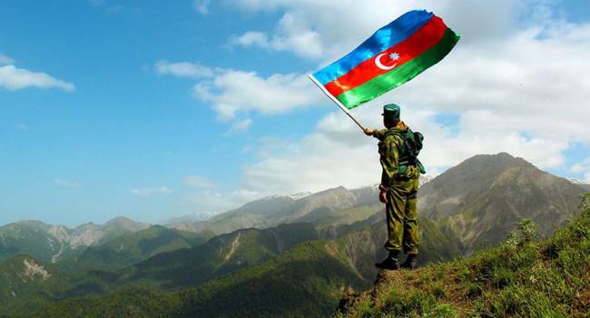 «Знамя Армении было сорвано»: Азербайджан поднял над Мадагизом свой флаг