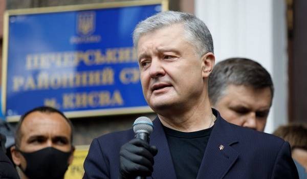 «Коррупционный инструмент по отмыванию денег»: Порошенко раскритиковал власть в нецелевом использовании средств из «коронавирусного фонда» «Коррупционный инструмент по отмыванию денег»: Порошенко раскритиковал власть в нецелевом использовании средств из «коронавирусного фонда»