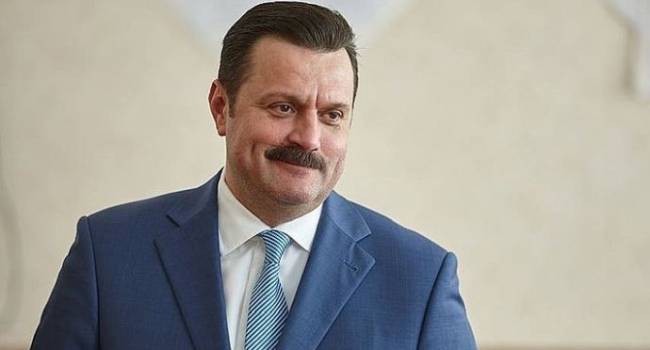 В США намекнули, что переживать стоит не только «крепкому хозяйственнику» Деркачу, но и лицам, с которыми он связан В США намекнули, что переживать стоит не только «крепкому хозяйственнику» Деркачу, но и лицам, с которыми он связан