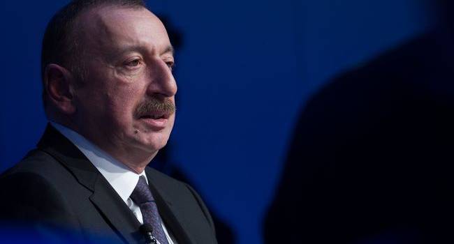 Азербайджан потребовал международных гарантий вывода из Карабаха войск Армении 	