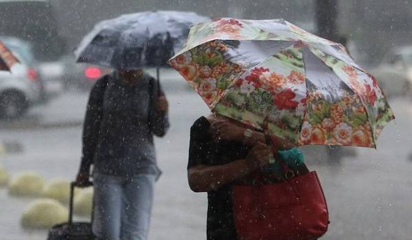Дожди, грозы и сильные порывы ветра: киевлян предупредили о непогоде в ближайшие дни 