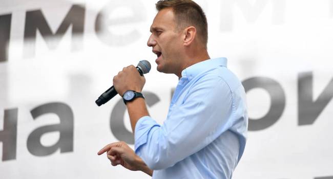 «Лучше всех знает, что происходит в России, во всех деталях»: Навальный рассказал подробности разговора с Меркель 