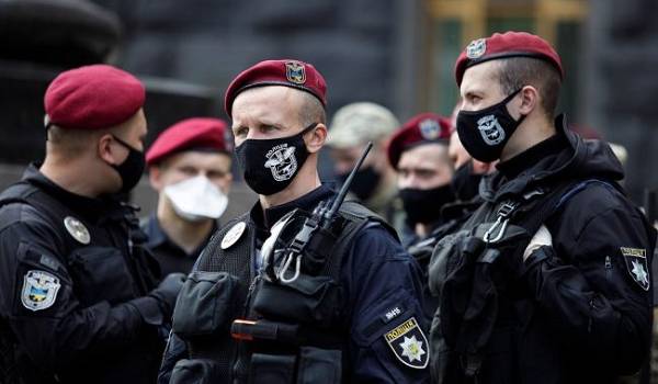 Проведение концерта  и работа кафе ночью: полиция проверяет нарушения карантина в Харькове 