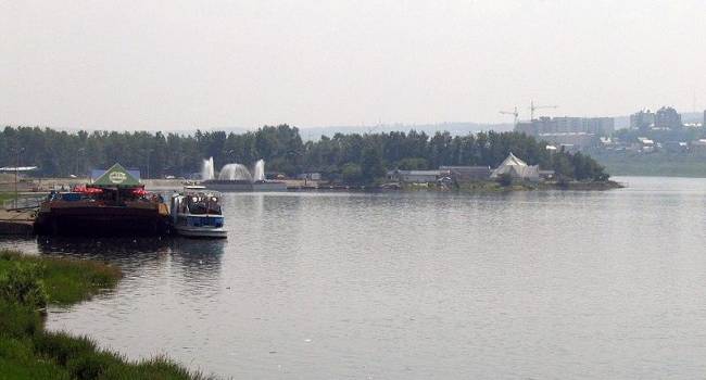 Еще одна катастрофа: в Красноярском крае России зафиксирована мощная утечка нефтепродуктов в реку 