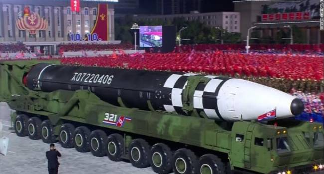 «Всему миру на заметку! Мощнее этого еще не было!»: В КНДР показали миру новую межконтинентальную баллистическую ракету 