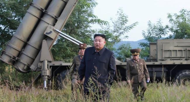 «Одна из самых больших в мире»: Эксперт рассказал о новой северокорейской баллистической ракете