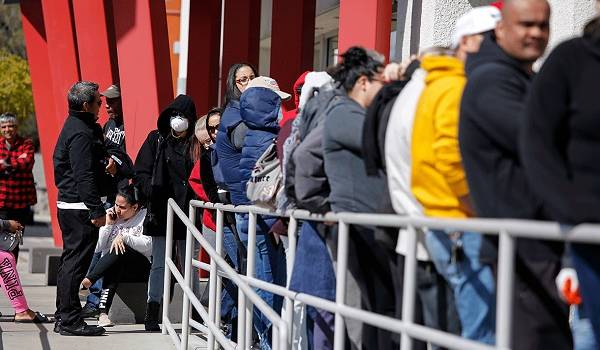 Безработица в США достигла рекордного уровня: как государство помогает гражданам 