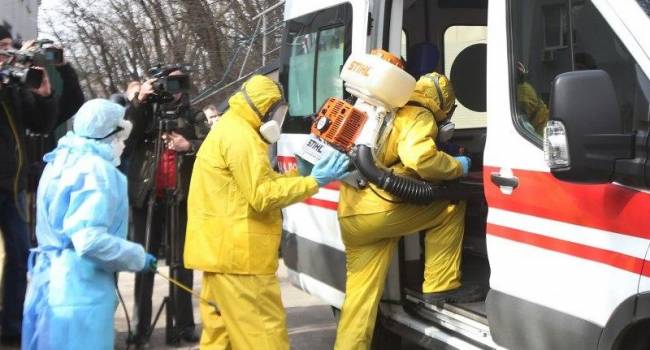 «Уже через пару недель ежедневно будет до 10 тысяч новых случаев»: эксперты дали неутешительный прогноз по коронавирусу в Украине «Уже через пару недель ежедневно будет до 10 тысяч новых случаев»: эксперты дали неутешительный прогноз по коронавирусу в Украине