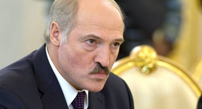 «Лукашенко об этом ничего не знает»: военный эксперт заявил о подготовке Россией транзита власти в Беларуси