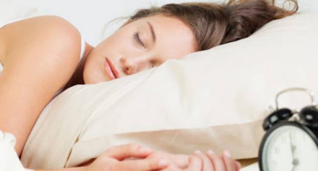 Недостаток сна приводит к набору веса: шокирующие факты 