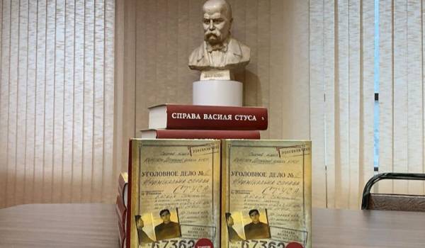 «Такого не было даже в Советском Союзе»: художник резко прокомментировал решение суда по книге про Стуса и Медведчука