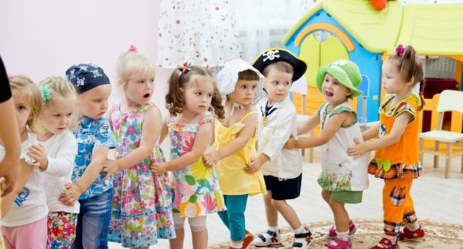 «Несмотря на «красную зону»: Горисполком Черновцов разрешил работу детских садов в условиях пандемии
